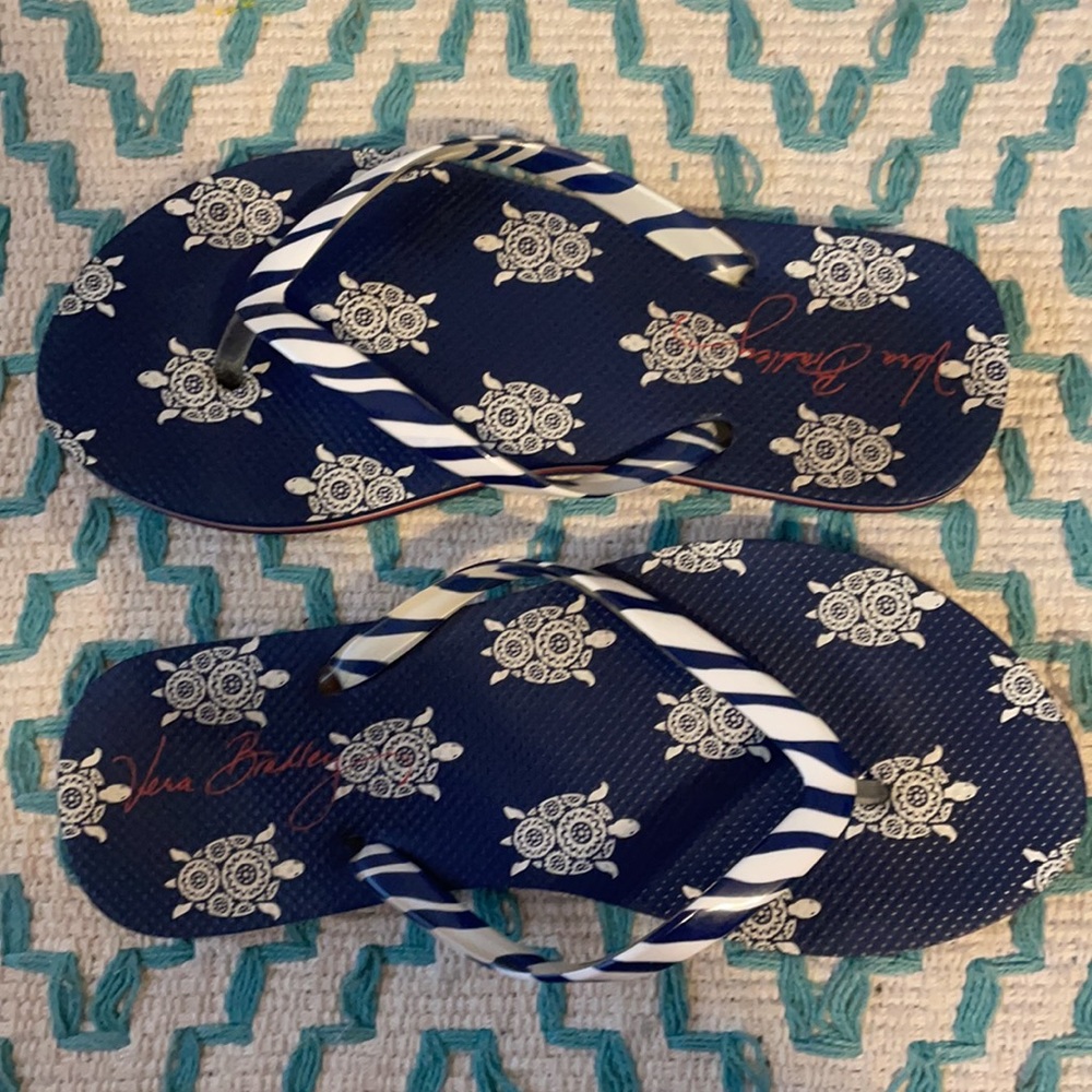 Adorable Vera Bradley Flip Flops - Picture 2 of 4